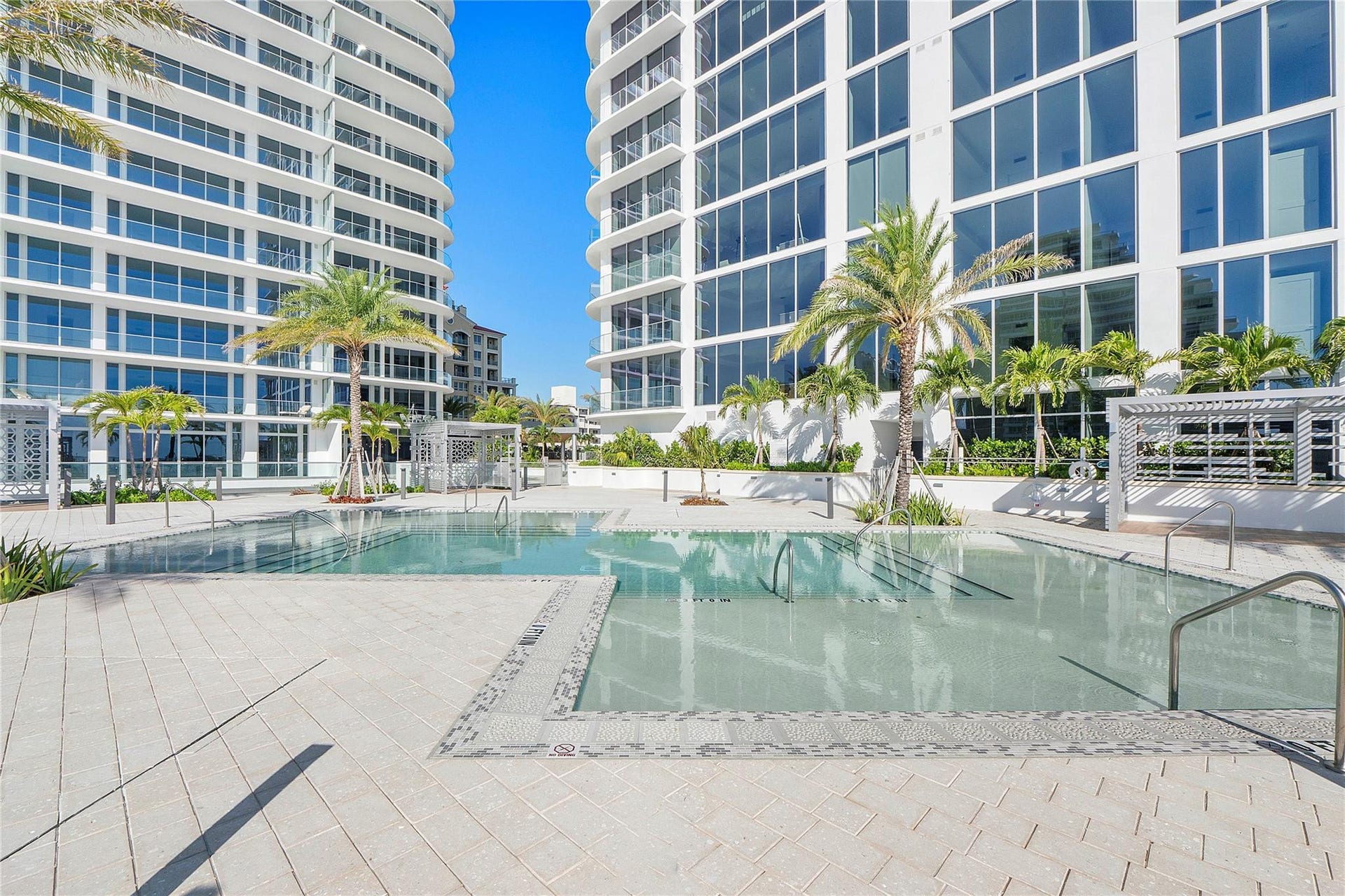 153 N Seabreeze Boulevard N, #1803, Fort Lauderdale, FL 33304 The "sunrise" pool area with beach shelfs & cabanas for tanning & relaxation.