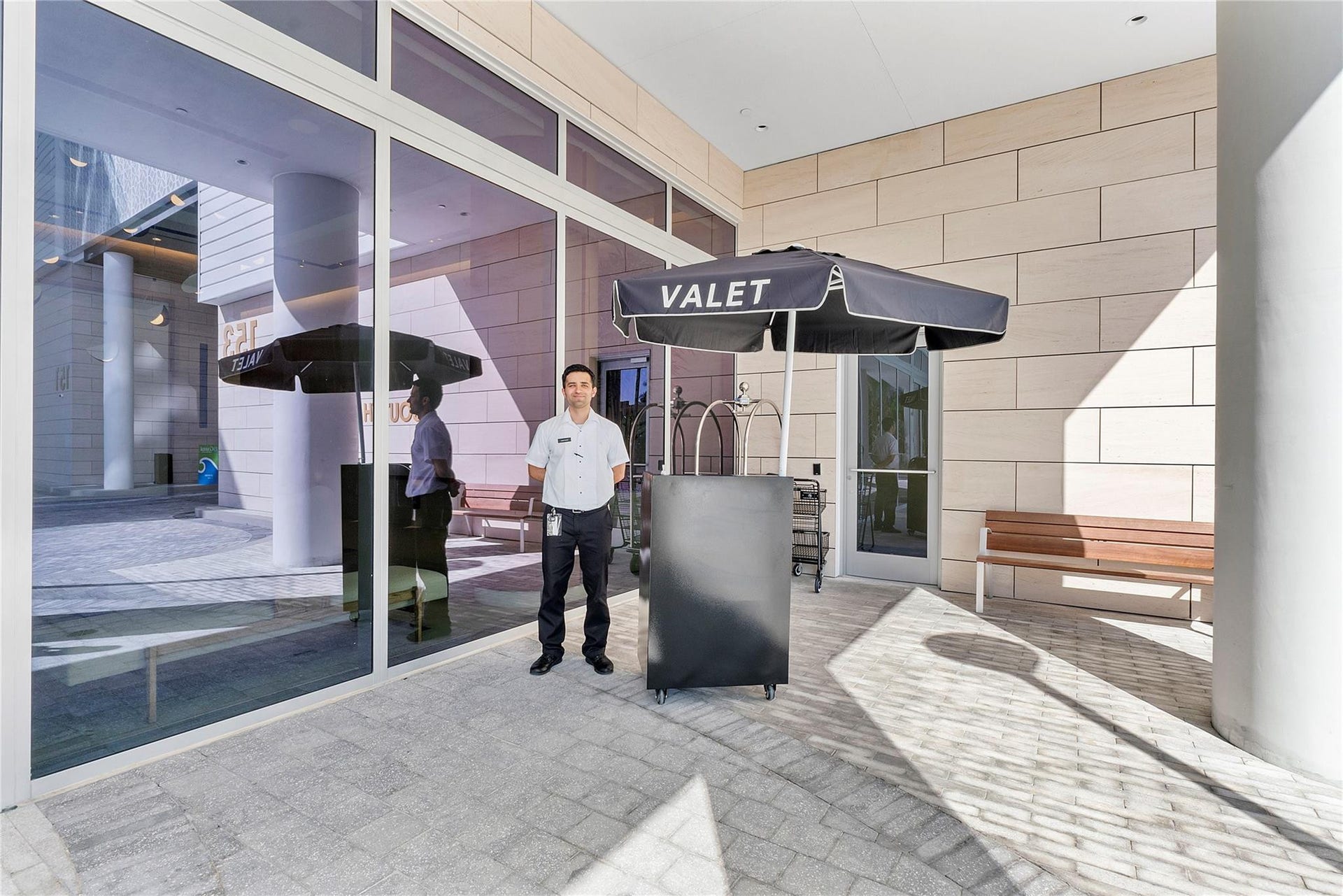 153 N Seabreeze Boulevard N, #1803, Fort Lauderdale, FL 33304 Friendly complimentary valet service