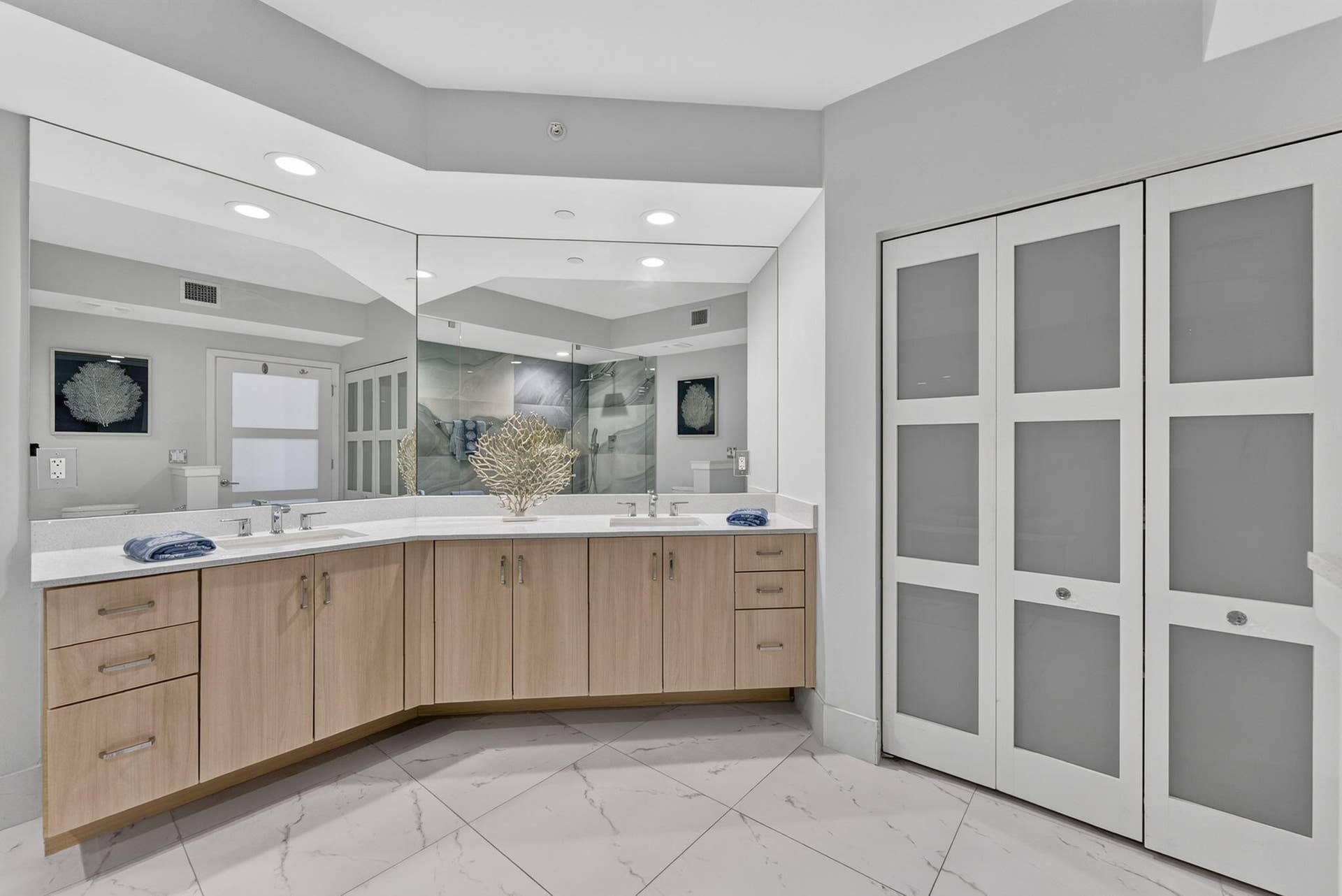 2821 N Ocean Boulevard, #503s, Fort Lauderdale, FL 33308 primary bathroom
