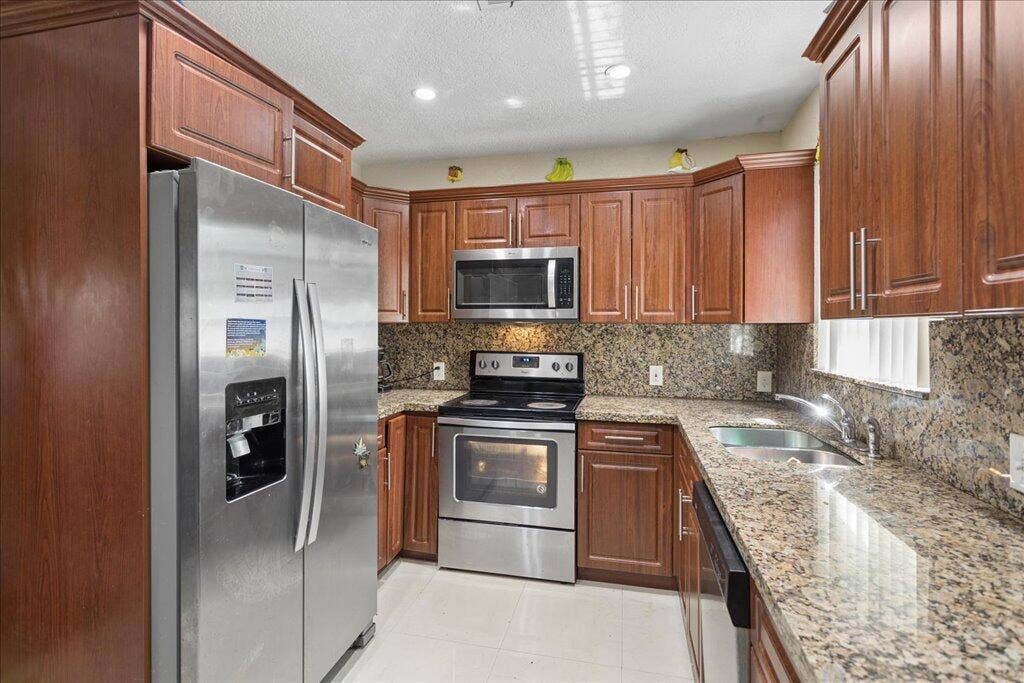 1313 NW 13TH Court, Fort Lauderdale, FL 33311 14-U9A7566