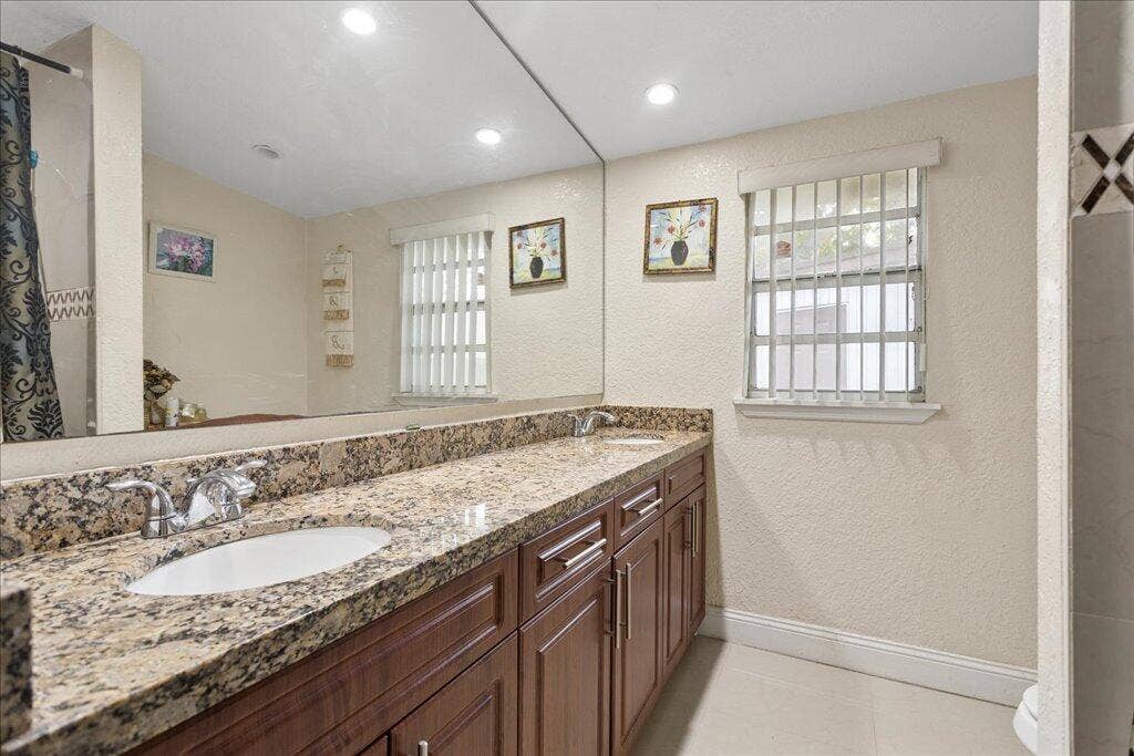 1313 NW 13TH Court, Fort Lauderdale, FL 33311 09-U9A7539