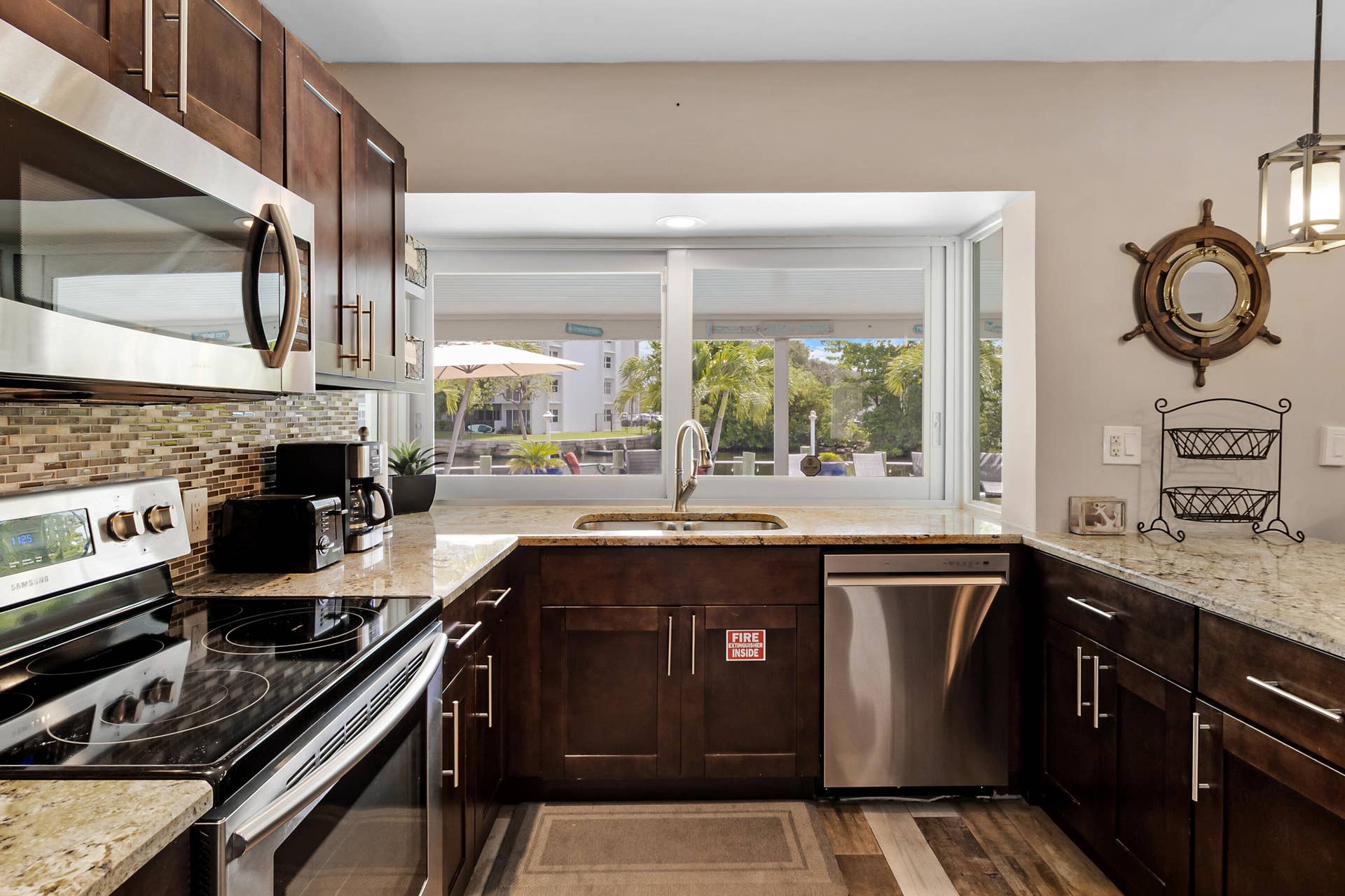 981 SE 10TH Court, Pompano Beach, FL 33060 accutour_02 981-se-10th-ct -015