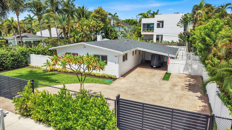 Property photo for 1321 CORDOVA Road, Fort Lauderdale, FL