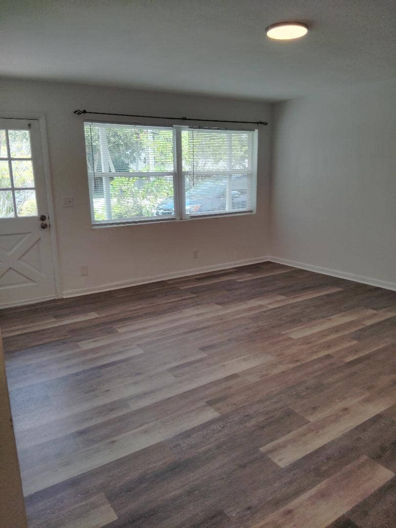 828 PROSPERITY FARMS Road, North Palm Beach, FL 33408 Living room