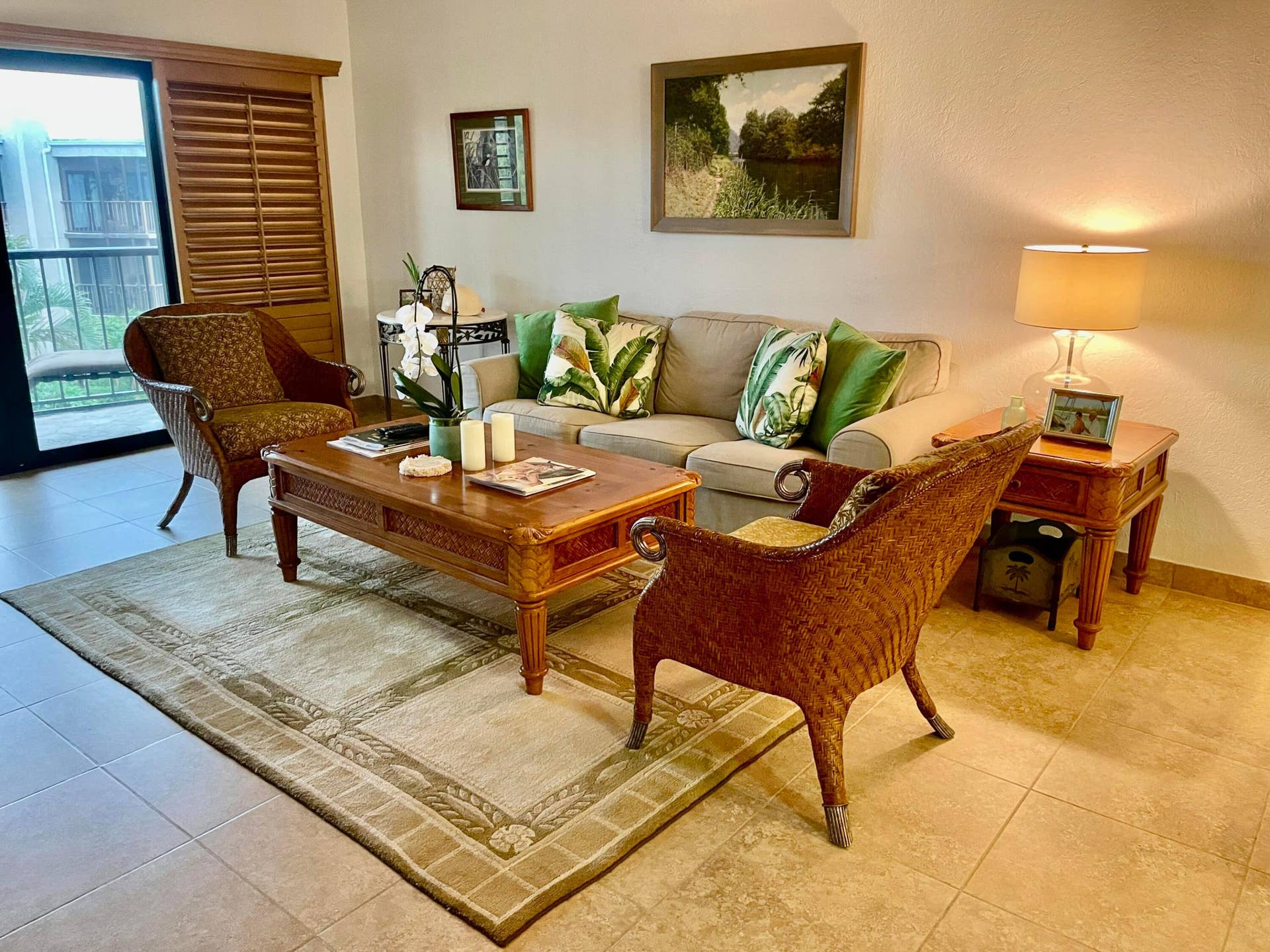 3605 S Ocean Boulevard, #311, South Palm Beach, FL 33480 living room