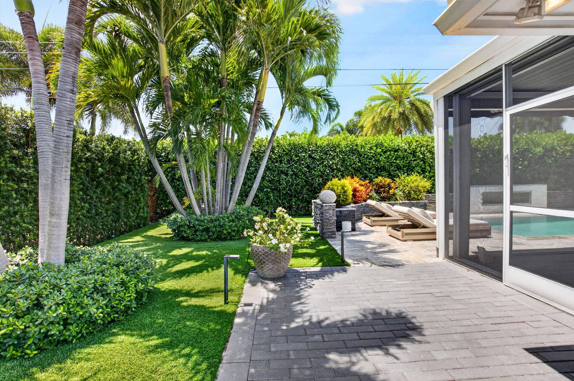 651 Juneberry Court, Boca Raton, FL 33486 SIDEYARD VIEW