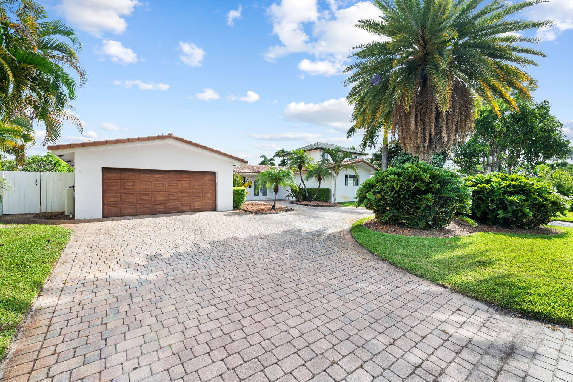 2011 NE 55TH Street, Fort Lauderdale, FL 33308 4-web-or-mls-DSC_5152