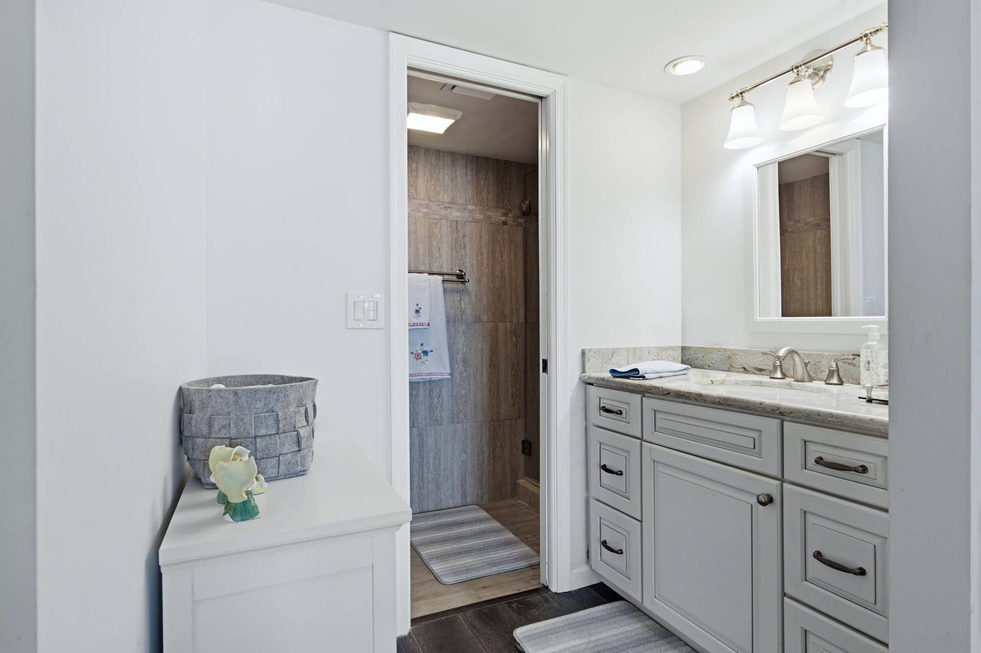 100 Paradise Harbour Boulevard, #203, North Palm Beach, FL 33408 Master Bath