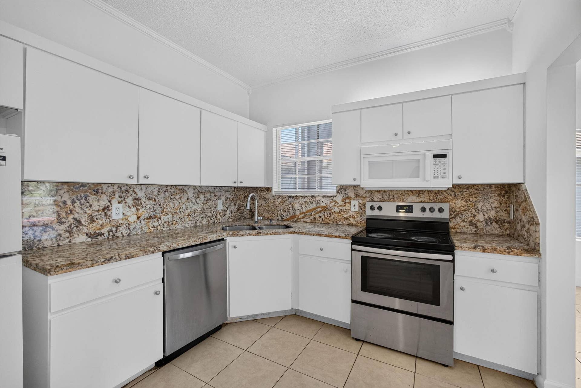 3871 Circle Lake Drive, West Palm Beach, FL 33417 19-web-or-mls-5D1A5619