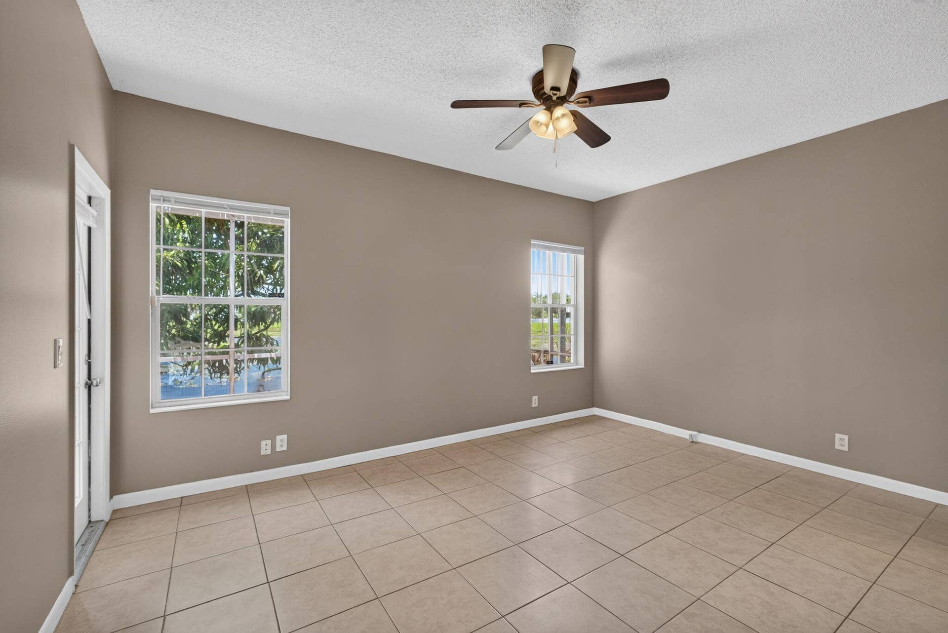 3871 Circle Lake Drive, West Palm Beach, FL 33417 22-web-or-mls-5D1A5564