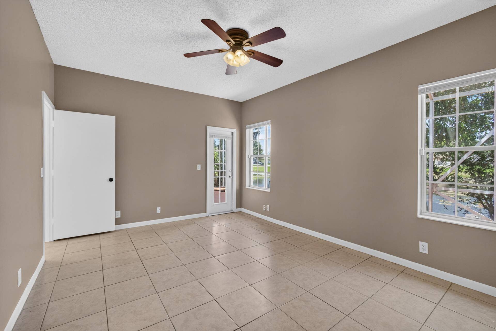 3871 Circle Lake Drive, West Palm Beach, FL 33417 24-web-or-mls-5D1A5574