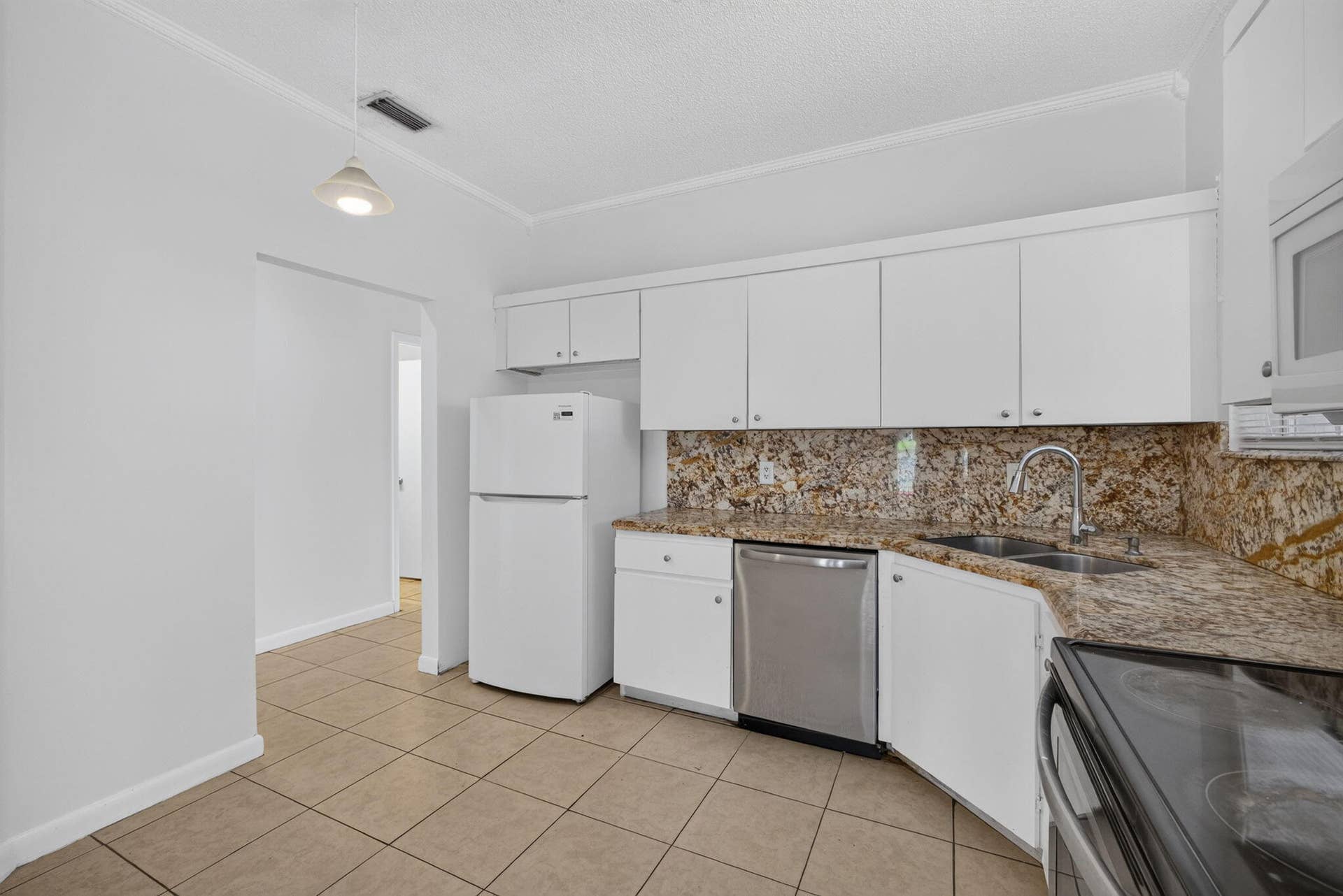 3871 Circle Lake Drive, West Palm Beach, FL 33417 17-web-or-mls-5D1A5609