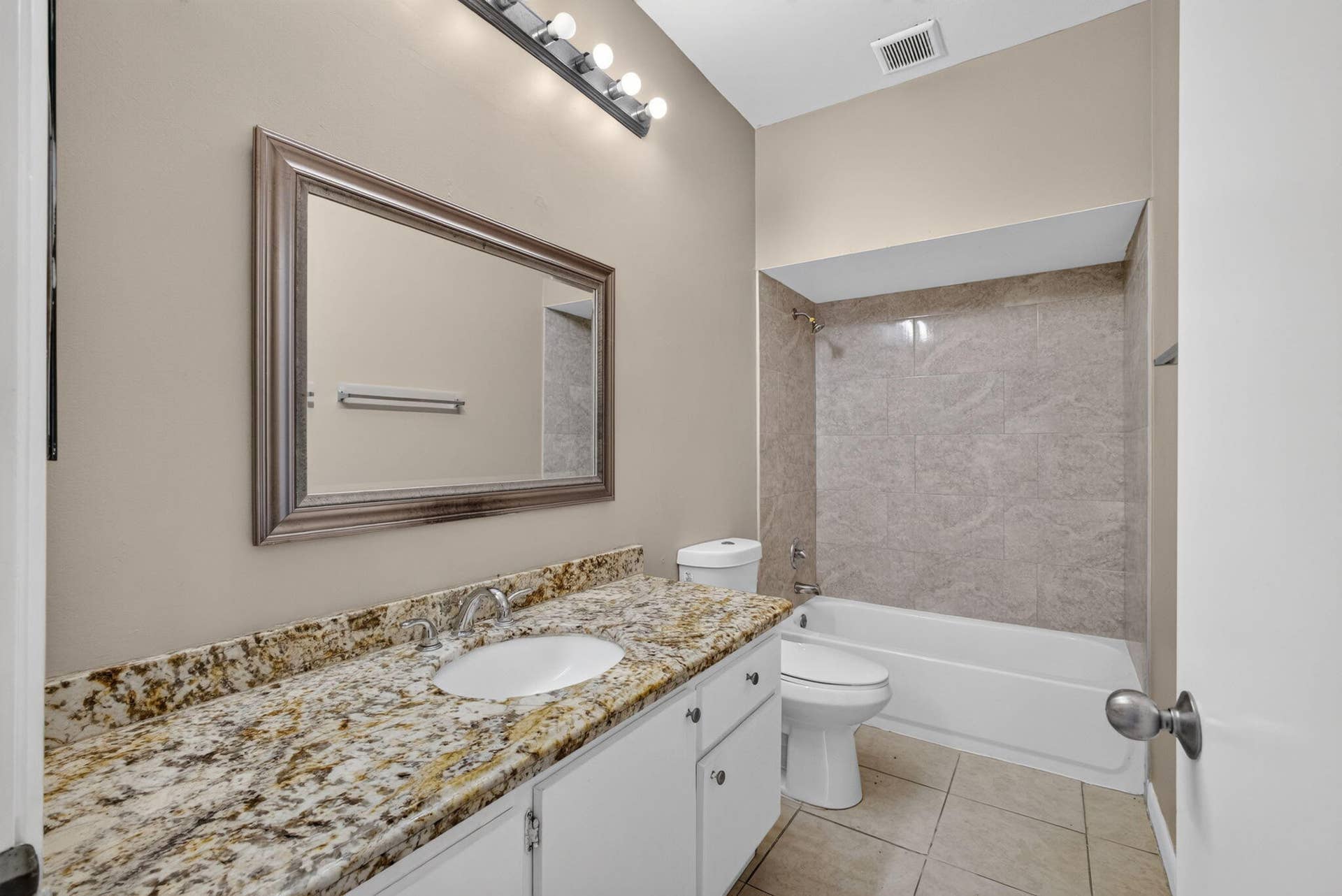 3871 Circle Lake Drive, West Palm Beach, FL 33417 32-web-or-mls-5D1A5639
