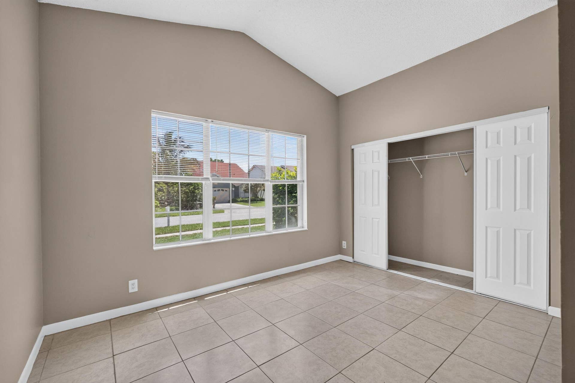 3871 Circle Lake Drive, West Palm Beach, FL 33417 36-web-or-mls-5D1A5659
