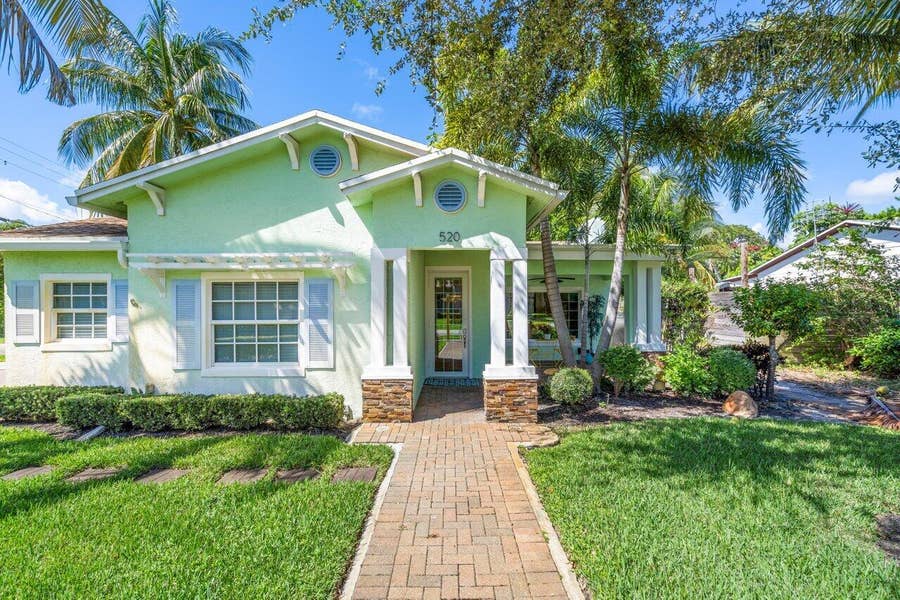 Property photo for 520 NE 3RD Avenue, Delray Beach, FL