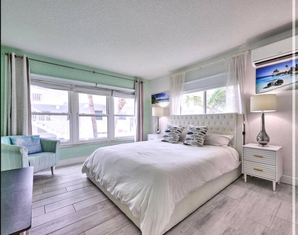 1043 HILLSBORO MILE, #21C, Hillsboro Beach, FL 33062 1043 Mast BR