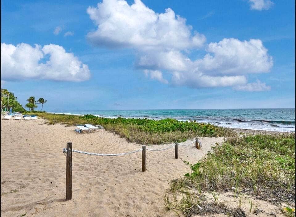 1043 HILLSBORO MILE, #21C, Hillsboro Beach, FL 33062 1043 Beach Entrance