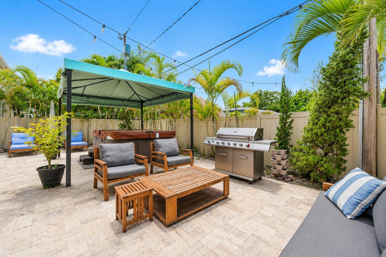 1505 SW 23RD Street, Fort Lauderdale, FL 33315 893550FC-A966-4618-9DE4-E6DD5D559D31