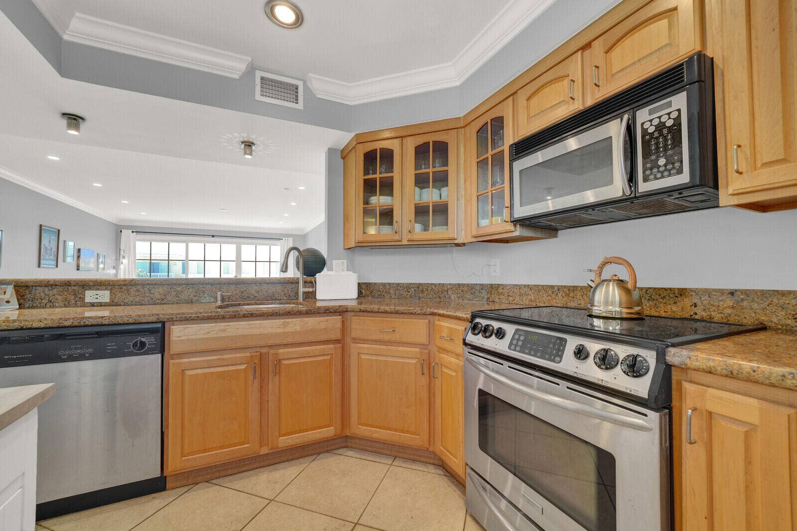 1501 E Broward Boulevard, #810, Fort Lauderdale, FL 33301 Kitchen
