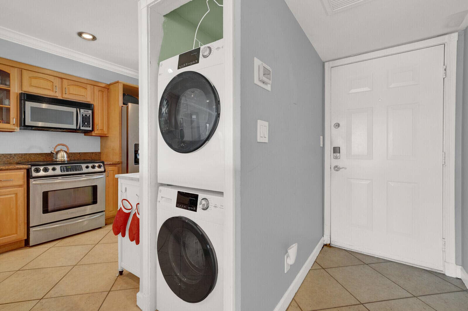 1501 E Broward Boulevard, #810, Fort Lauderdale, FL 33301 Laundry