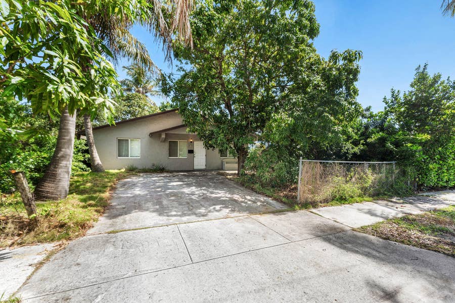 Property photo for 417 UPLAND Road, West Palm Beach, FL