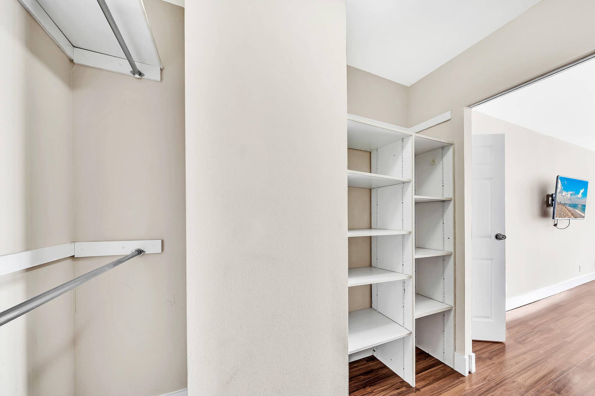 9 Primary Closet (3)