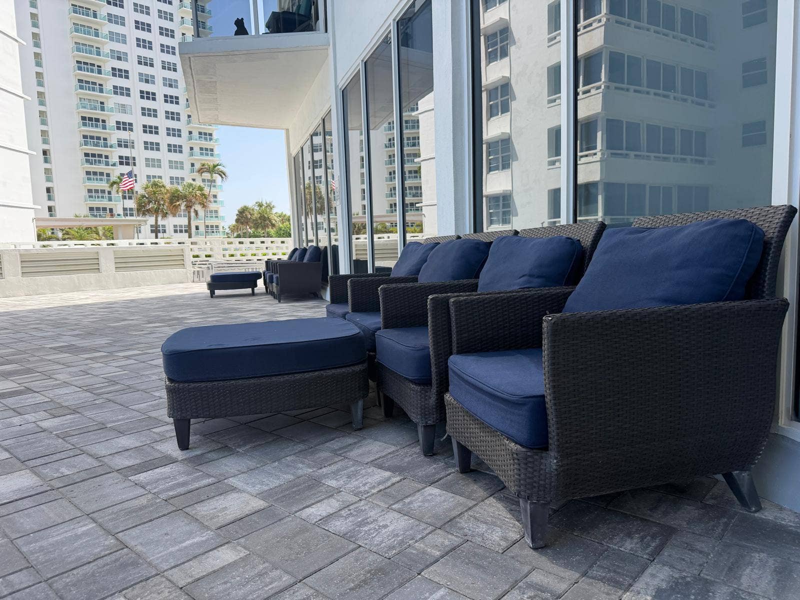 3700 Galt Ocean Drive, #209, Fort Lauderdale, FL 33308 Lounge area