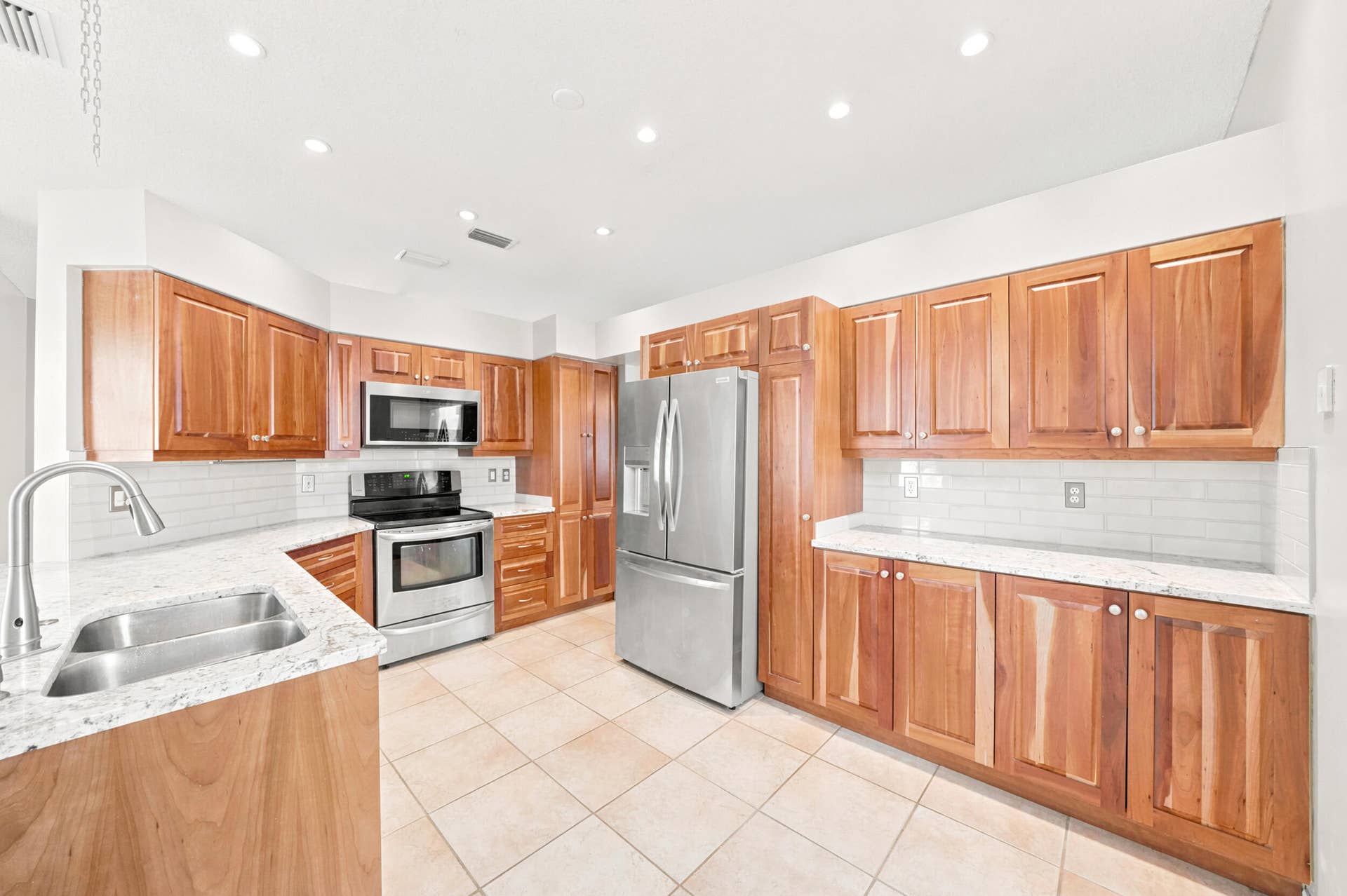 16208 OPAL CREEK Drive, Weston, FL 33331 23_089