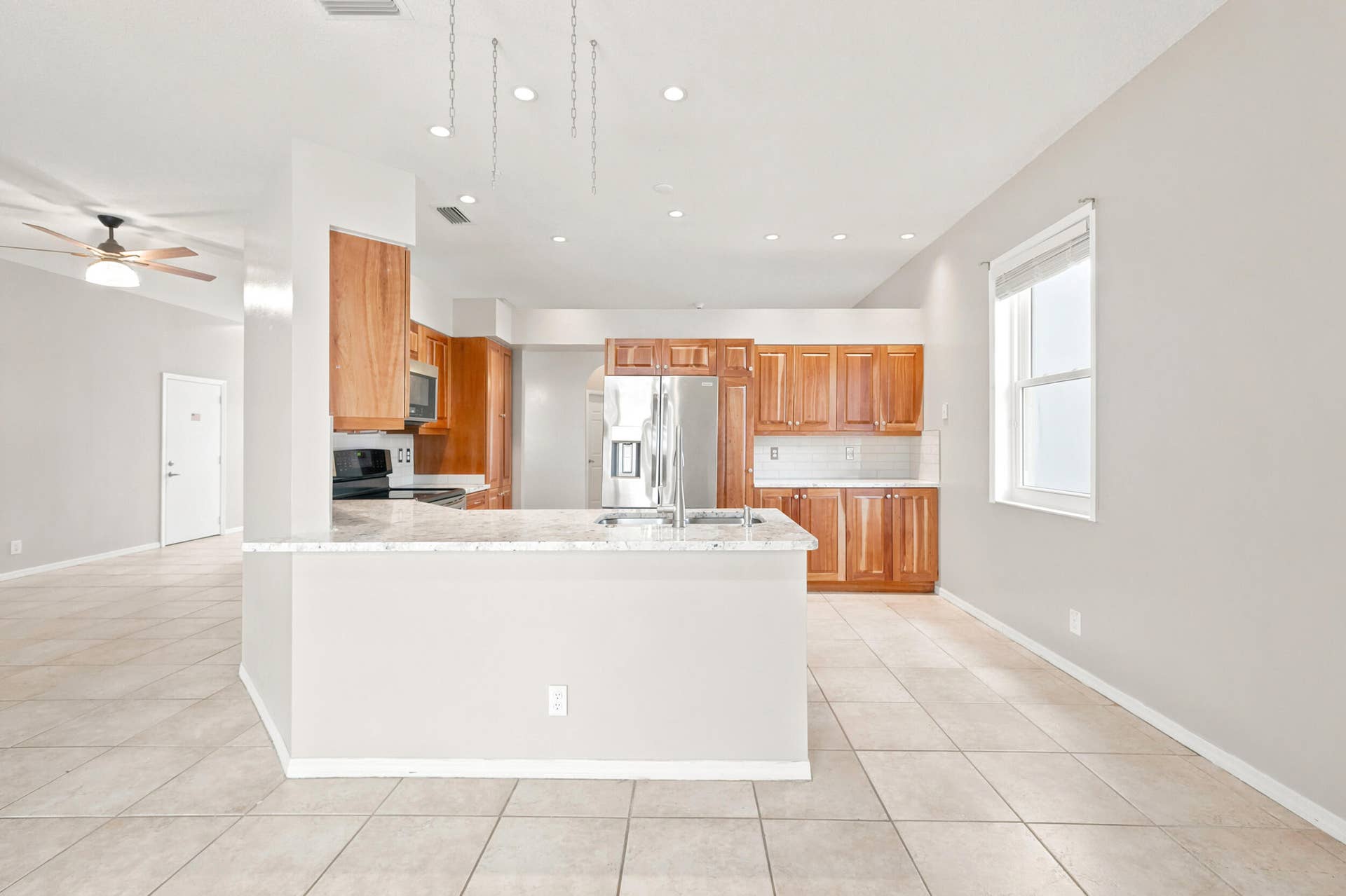 16208 OPAL CREEK Drive, Weston, FL 33331 25_099