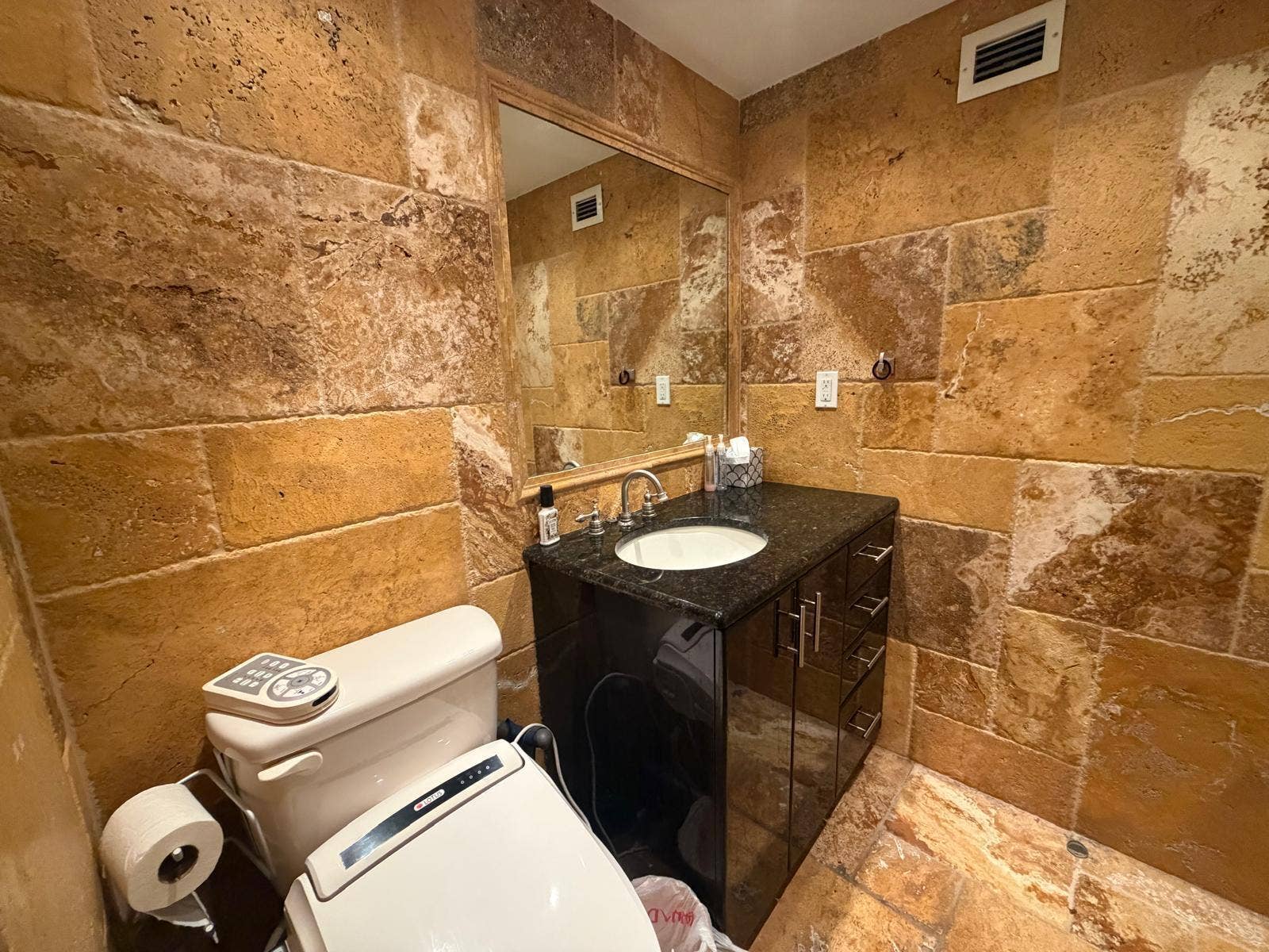 4250 GALT OCEAN Drive, #14D, Fort Lauderdale, FL 33308 WhatsApp Image 2026-07-18 at 2.03.27 PM