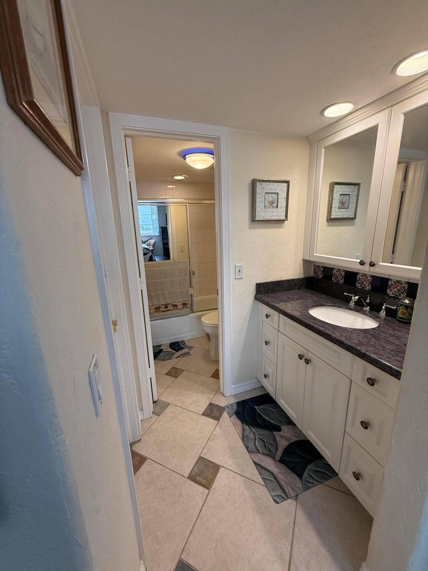 630 OCEAN Drive, #215, Juno Beach, FL 33408 IMG_4547