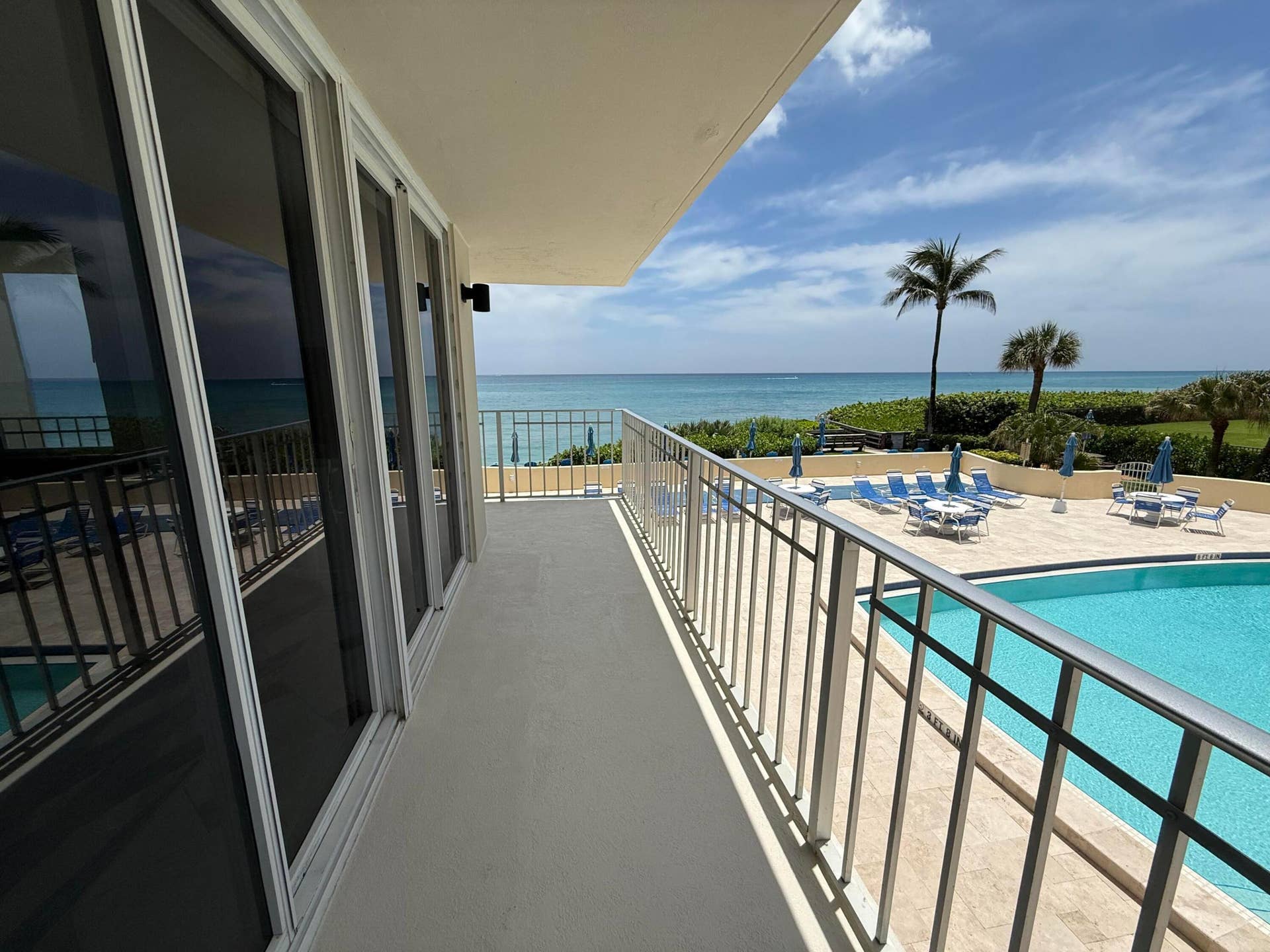 630 OCEAN Drive, #215, Juno Beach, FL 33408 IMG_4559