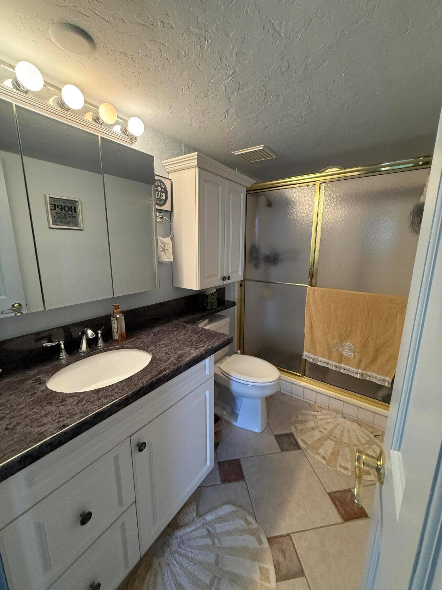 630 OCEAN Drive, #215, Juno Beach, FL 33408 IMG_4536