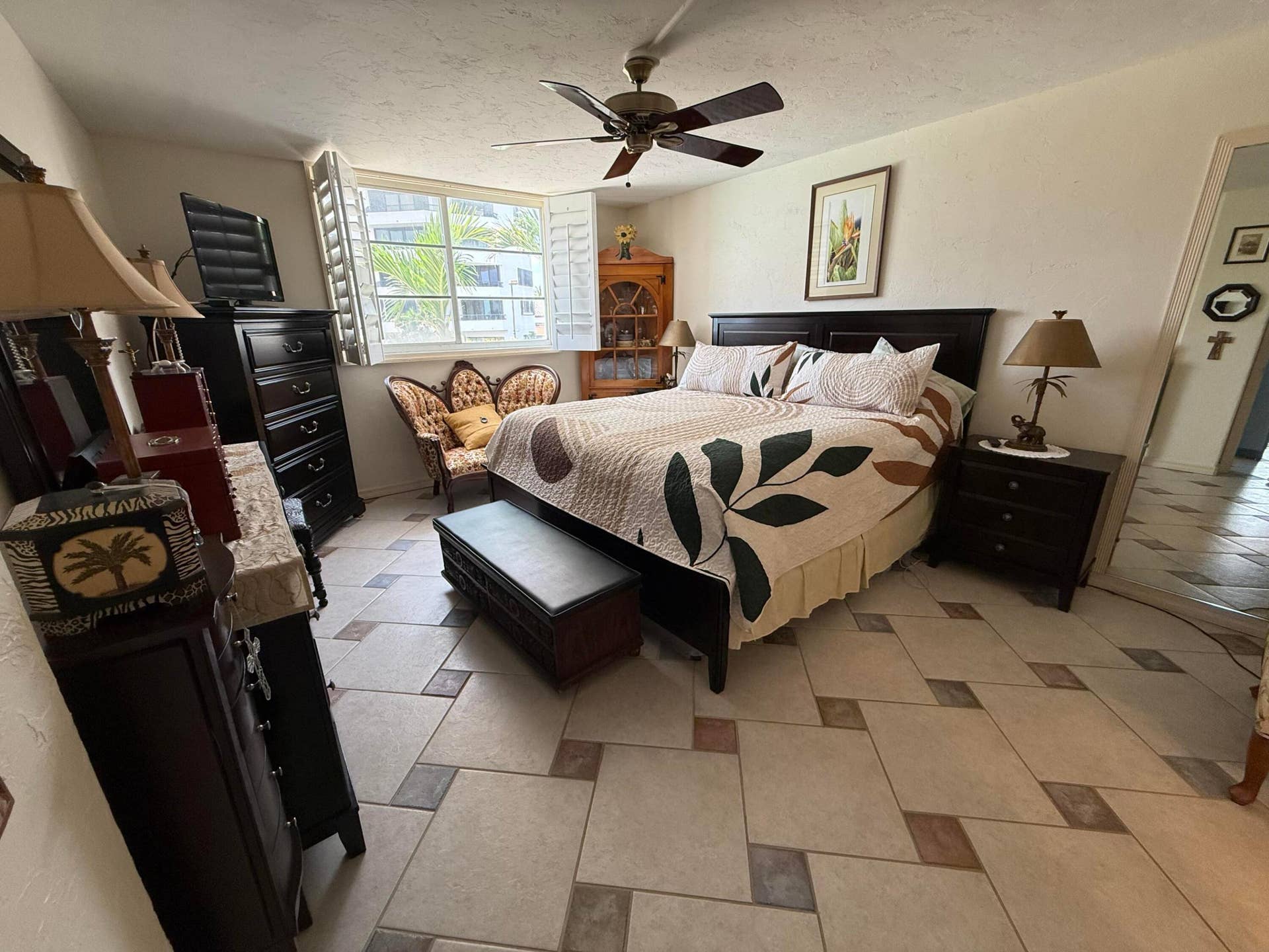 630 OCEAN Drive, #215, Juno Beach, FL 33408 IMG_4546