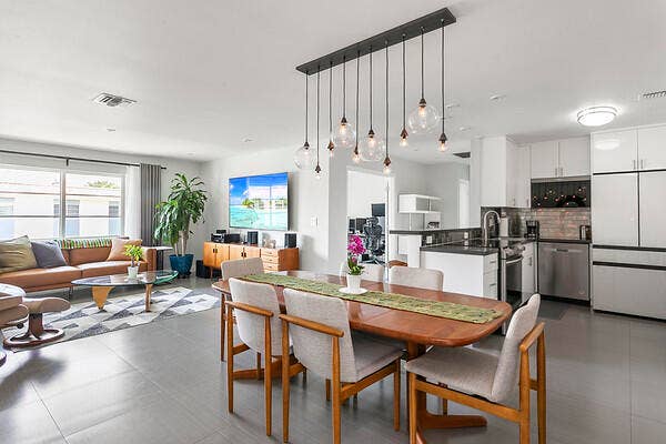 Living/Dining RM