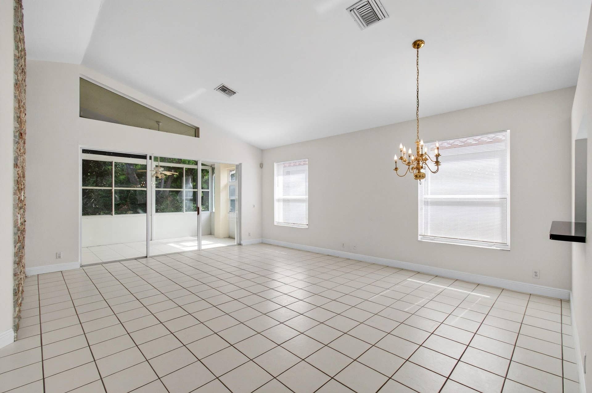 5225 Brookview Drive, Boynton Beach, FL 33437 LV.DN.RMS