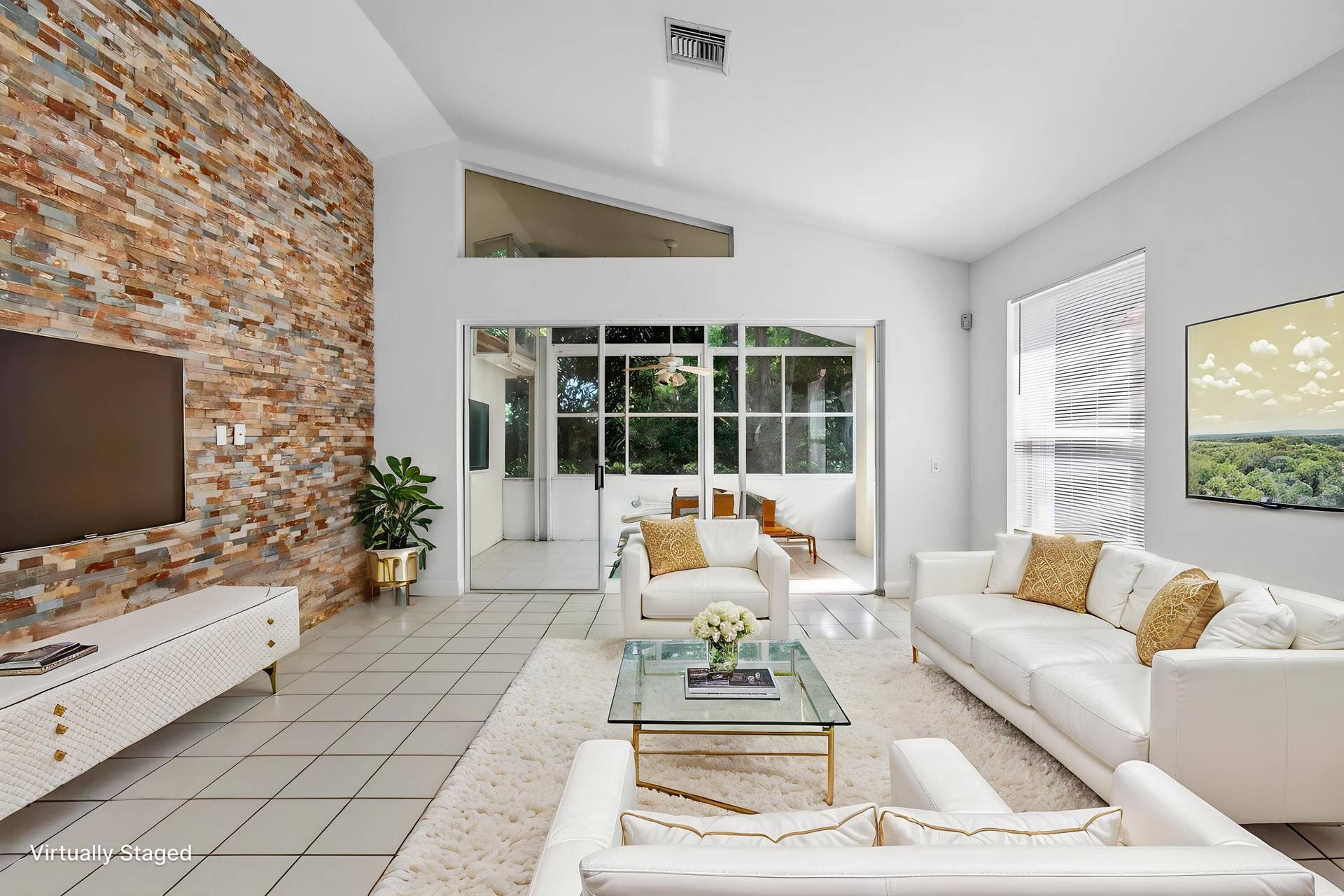 5225 Brookview Drive, Boynton Beach, FL 33437 VIRTUAL STAGING LIV.RM