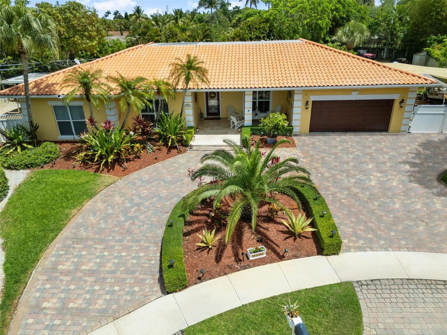 Property photo for 16686 GOLFVIEW Drive, Weston, FL