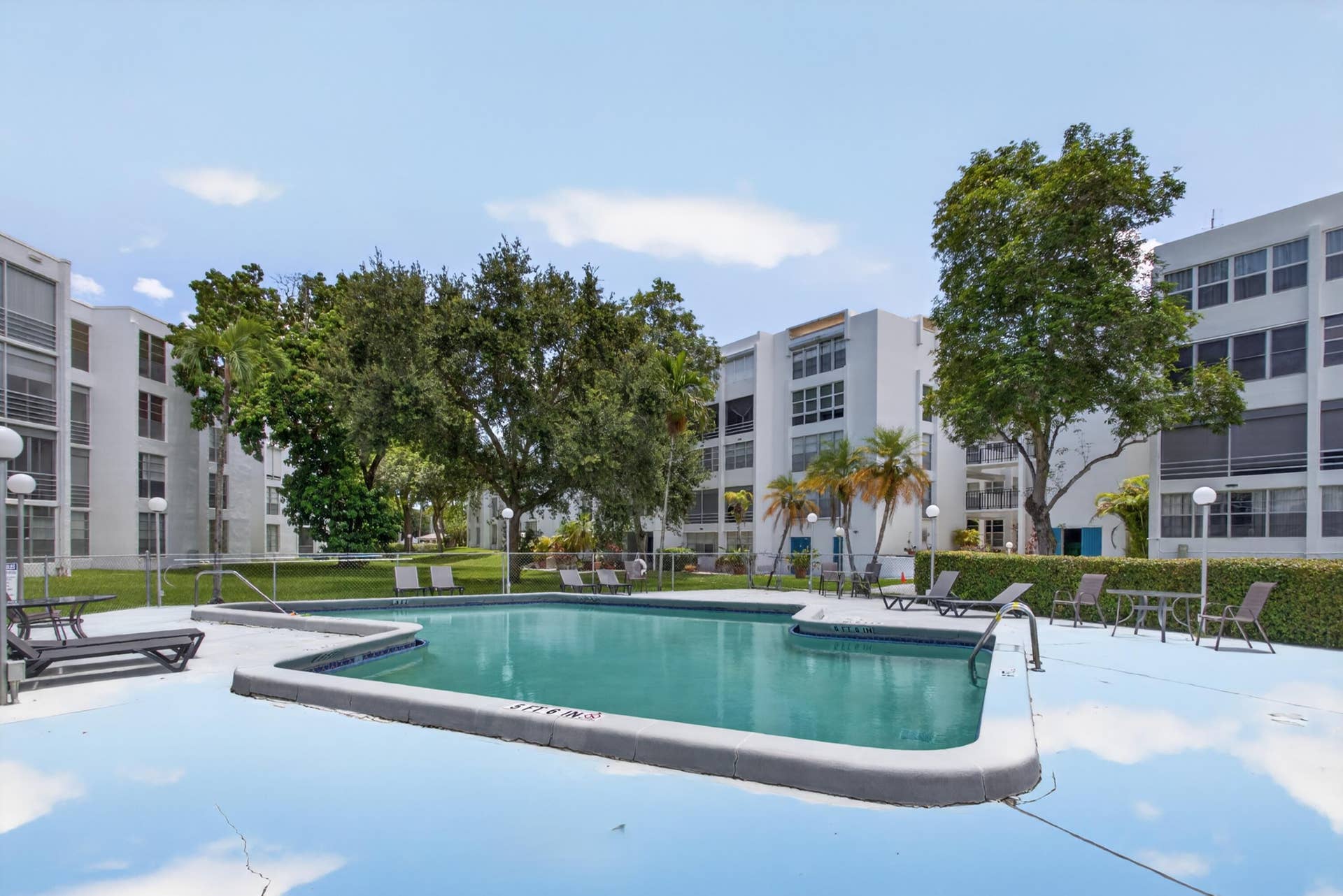 6903 Cypress Road, #B23, Plantation, FL 33317 6903 pool