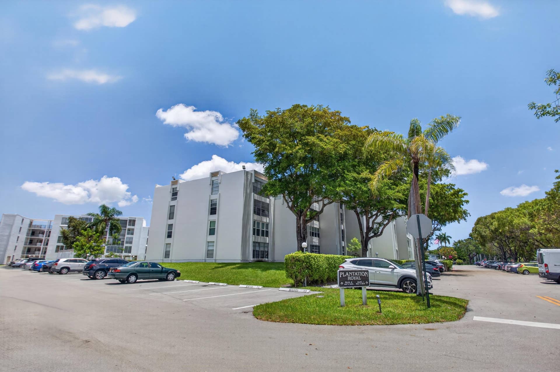 6903 Cypress Road, #B23, Plantation, FL 33317 9603 front side