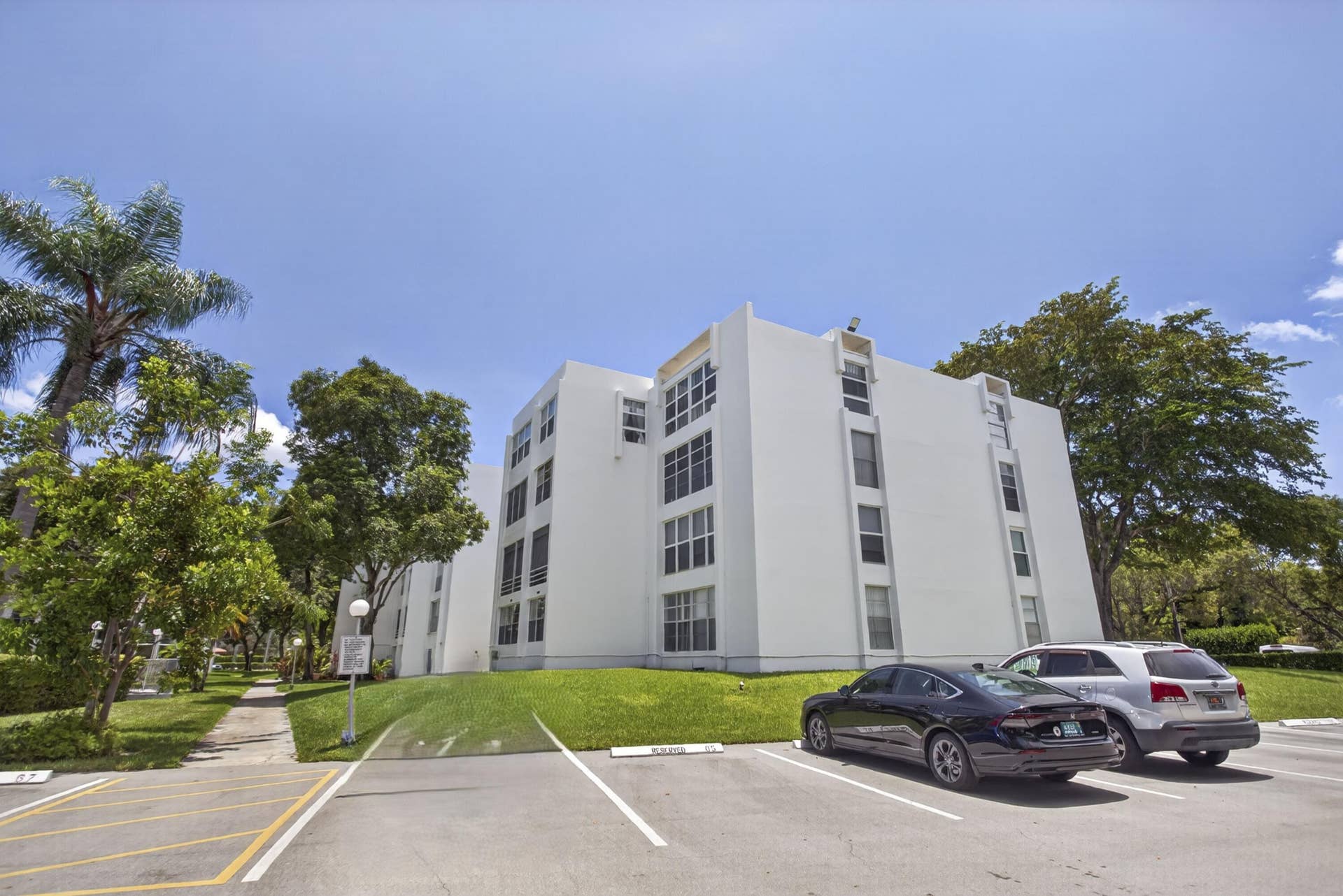 6903 Cypress Road, #B23, Plantation, FL 33317 6903 front west side