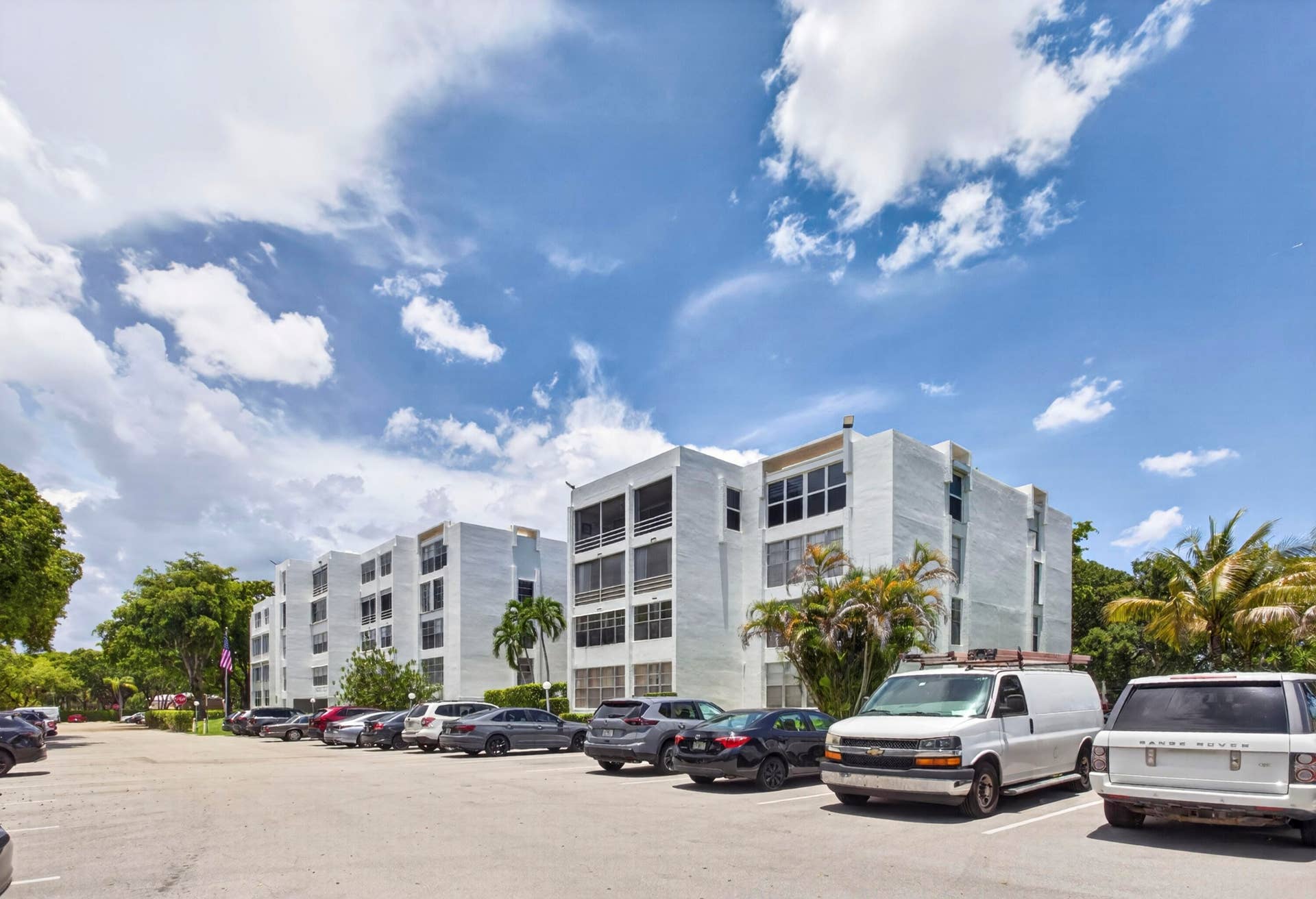6903 Cypress Road, #B23, Plantation, FL 33317 6903 front