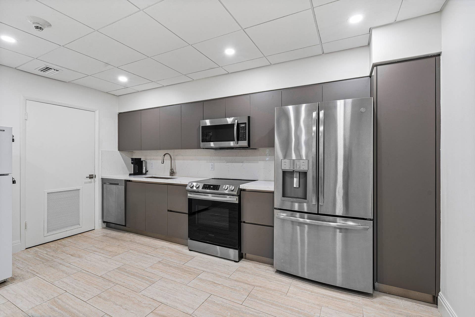 2295 S Ocean Boulevard, #425, Palm Beach, FL 33480 041-2295SouthOceanBoulevard-425-PalmBeac