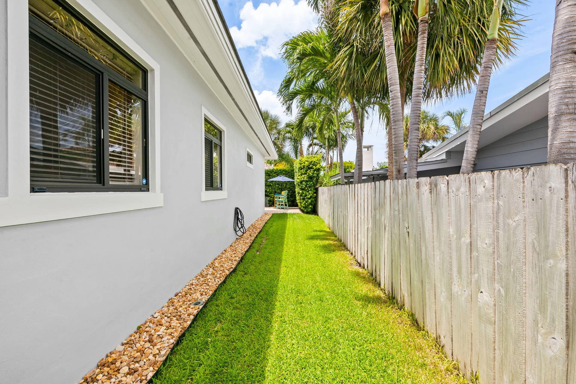 3209 Leigh Road, Pompano Beach, FL 33062 3209 side yard