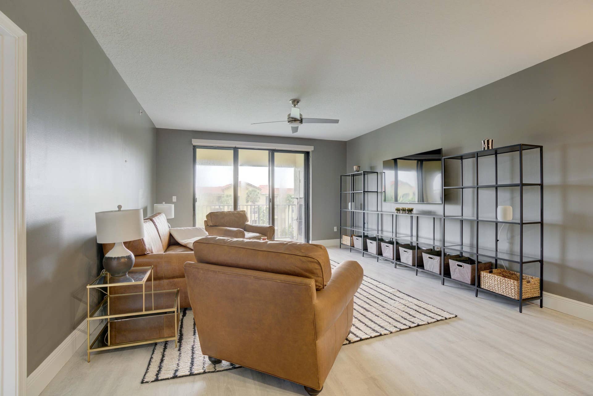 100 UNO LAGO Drive, #402, Juno Beach, FL 33408 Living Space
