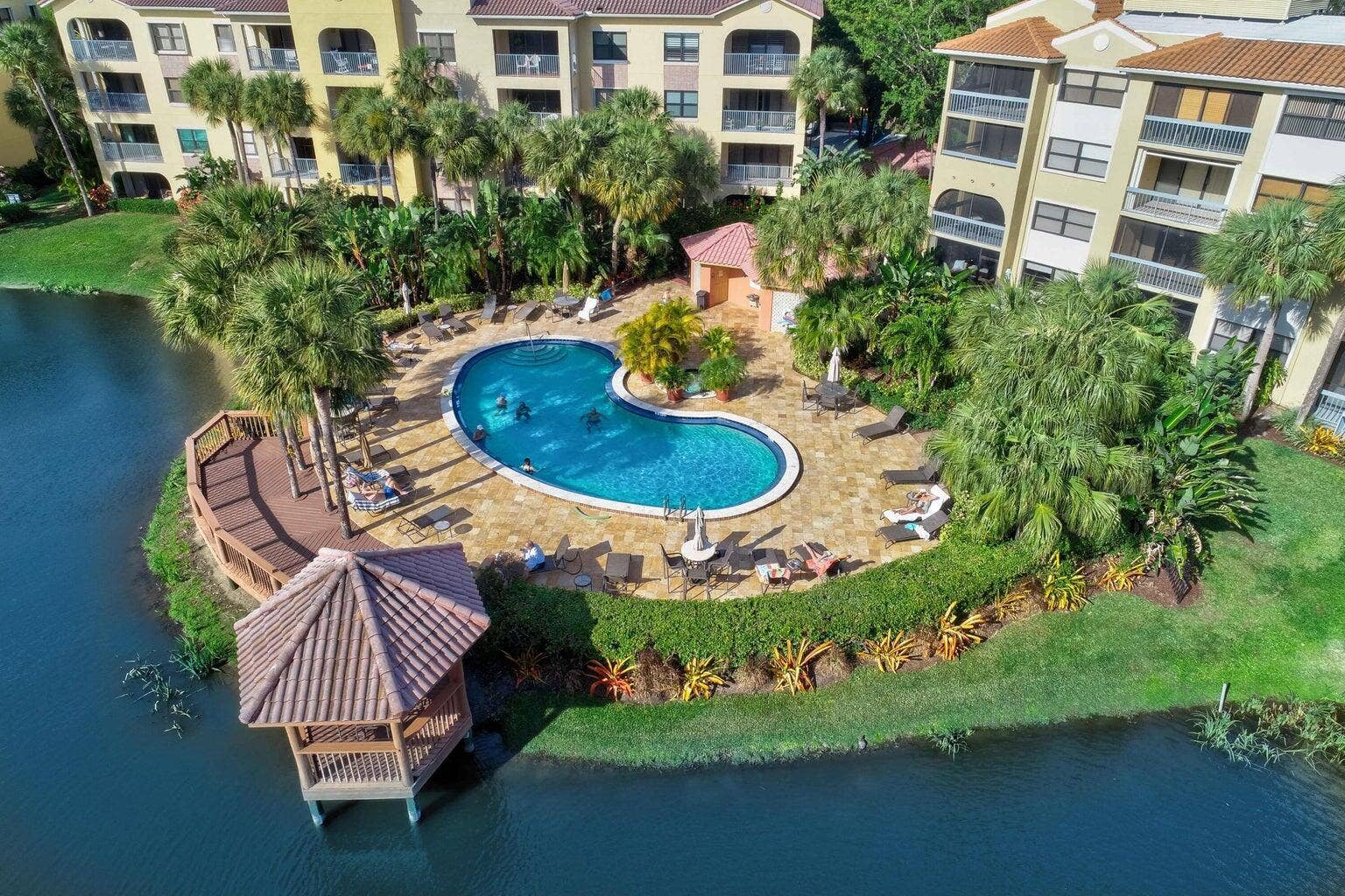 100 UNO LAGO Drive, #402, Juno Beach, FL 33408 100 402 Aerial