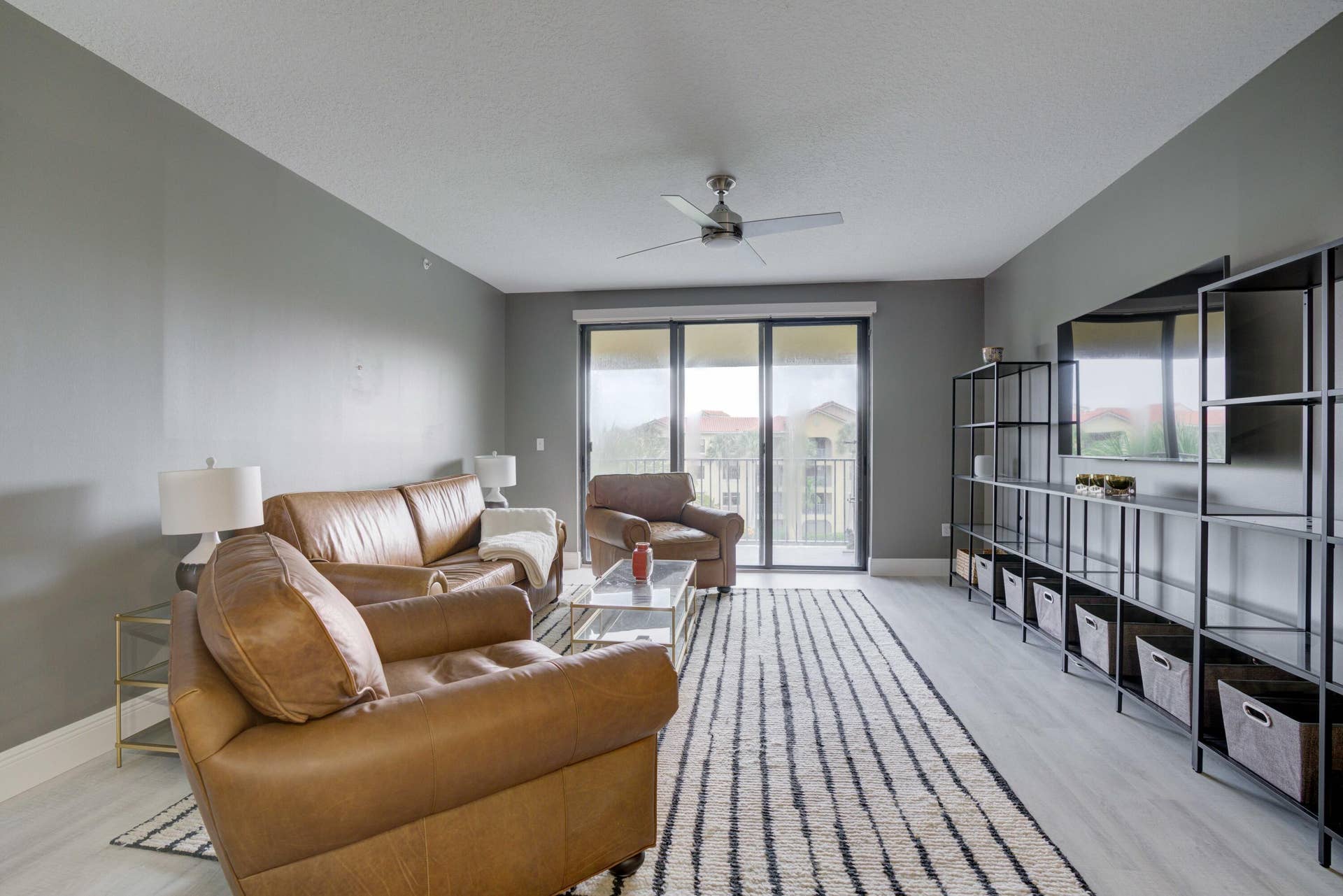 100 UNO LAGO Drive, #402, Juno Beach, FL 33408 Living Space
