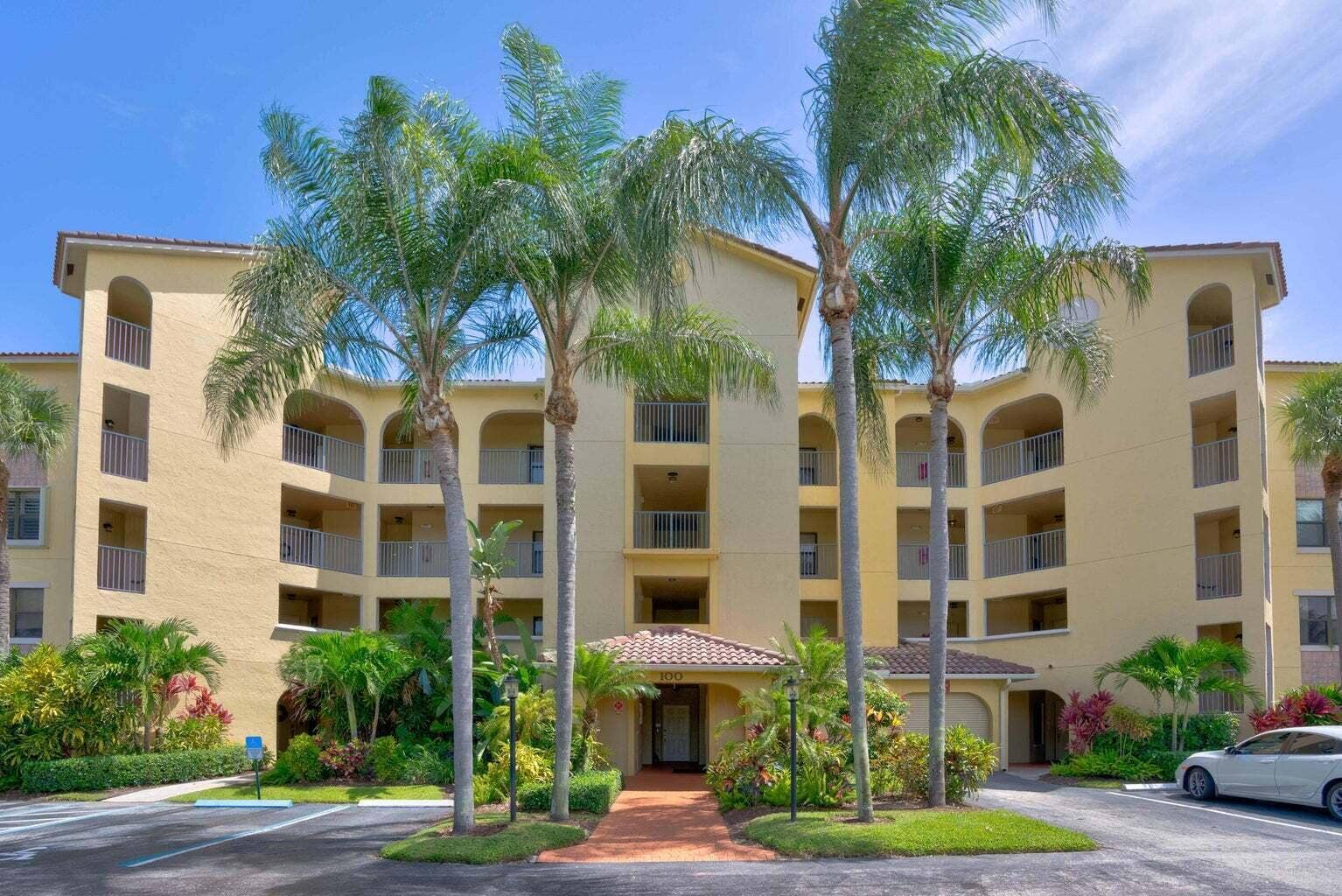 100 UNO LAGO Drive, #402, Juno Beach, FL 33408 Building Entrance