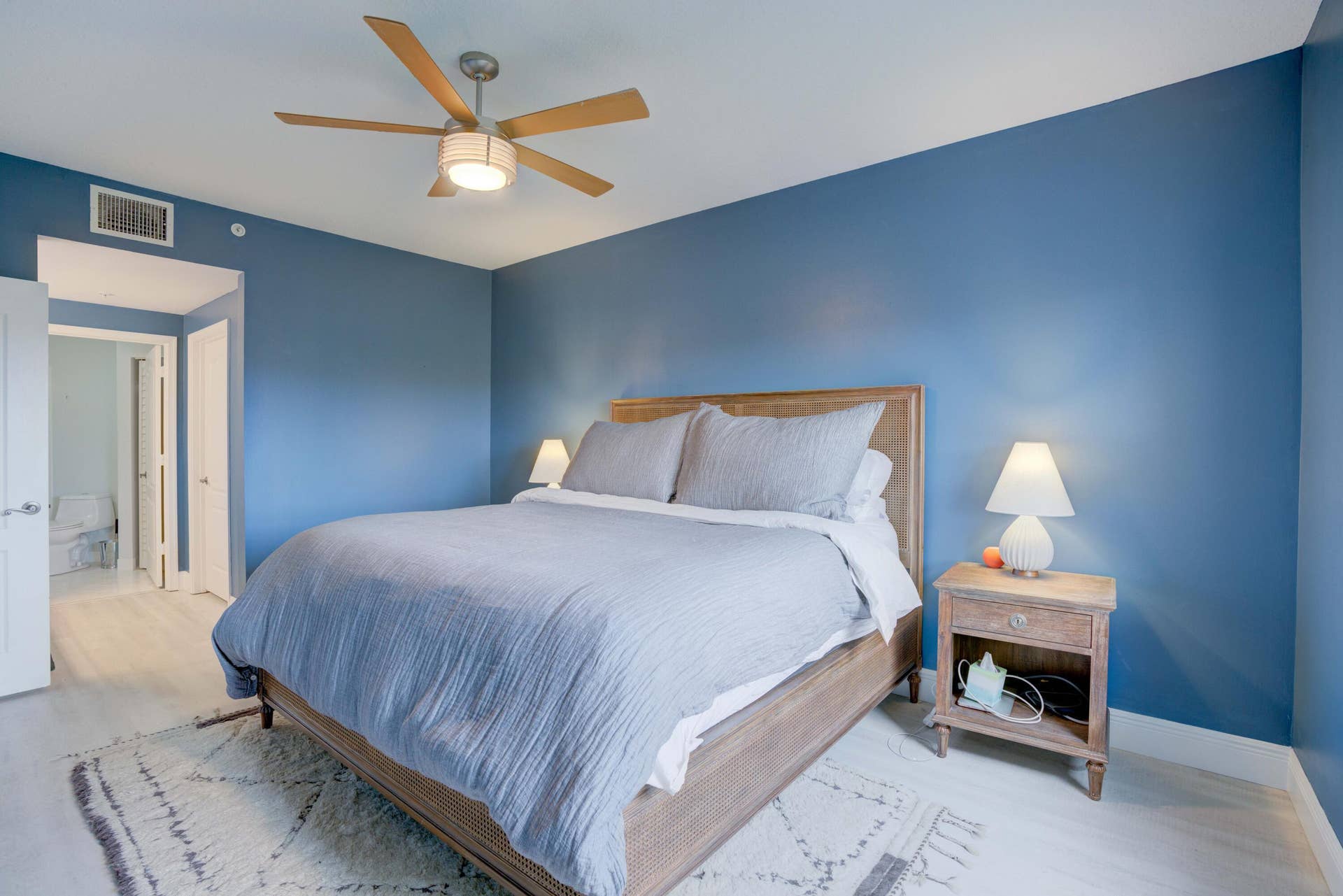100 UNO LAGO Drive, #402, Juno Beach, FL 33408 Primary Bedroom