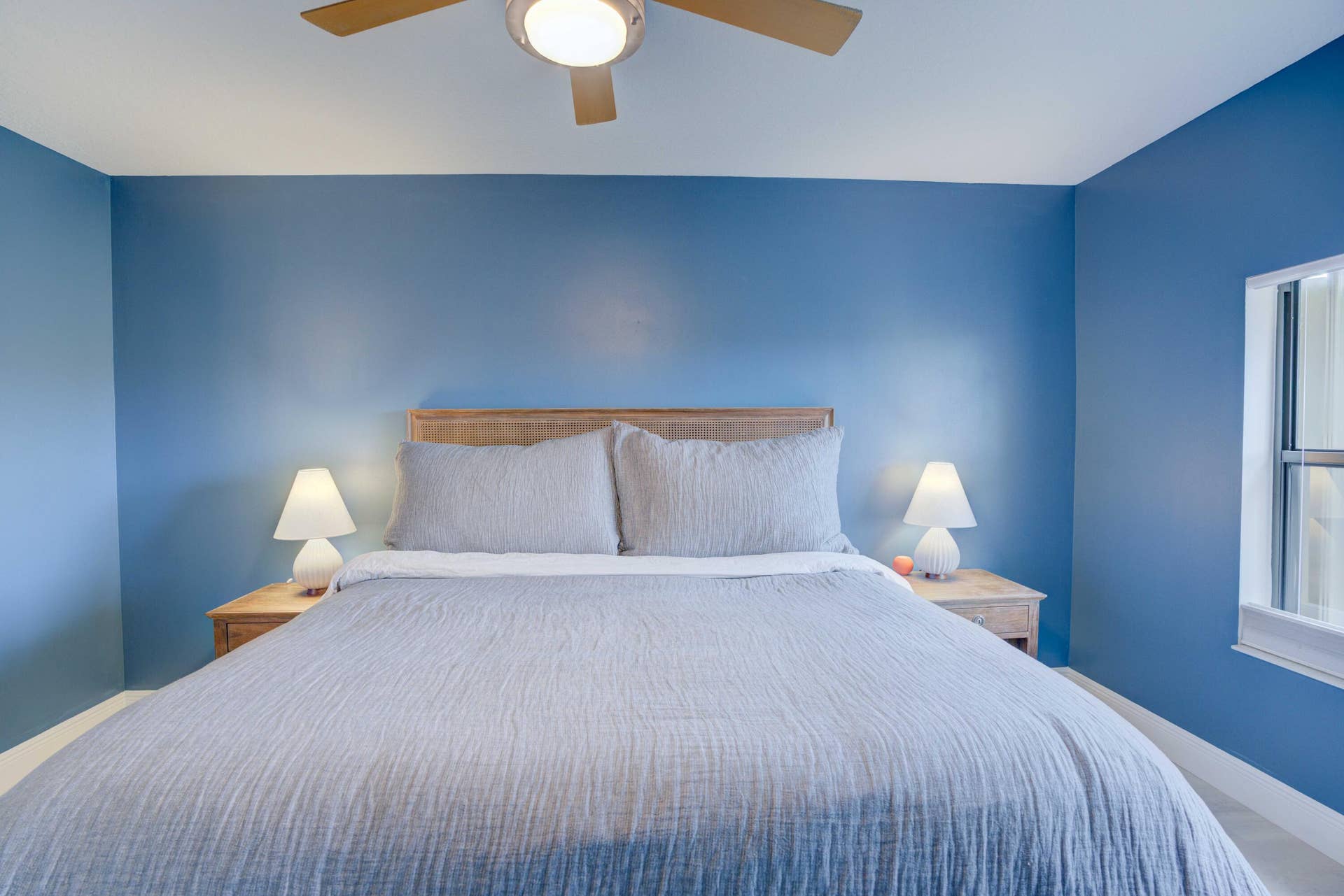 100 UNO LAGO Drive, #402, Juno Beach, FL 33408 Primary Bedroom